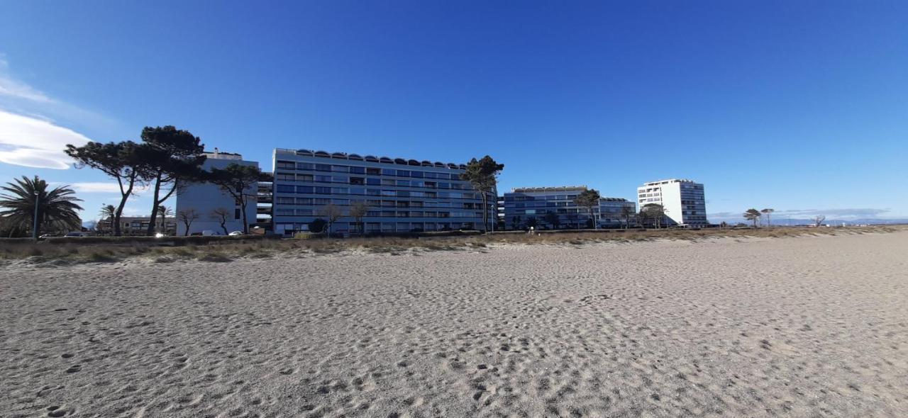 Port Cipriano Sur Les Toits , Vue Panoramique Sur La Mer Saint-Cyprien  Exterior photo